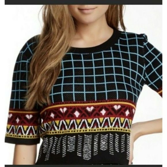 CLOSING SALE Cropped Sweater 3/4 Sleeves - Picture 2 of 7